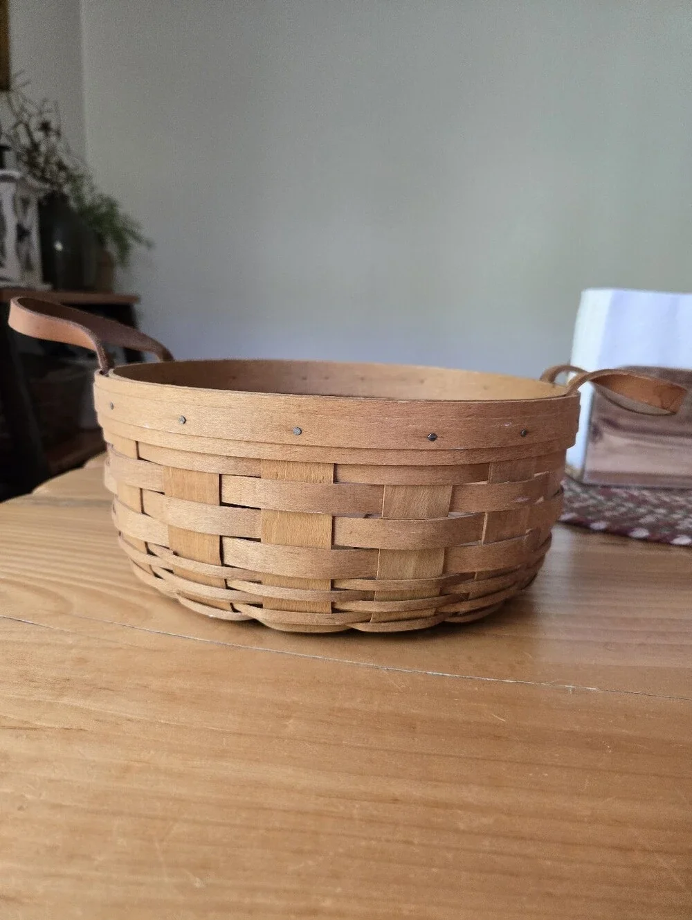 Longaberger 1993 Vintage Round Darning Basket